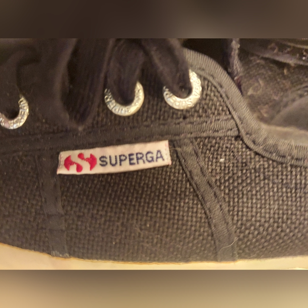 Sneakers - Picture 2 of 4